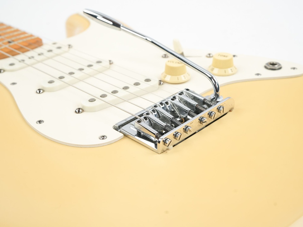 Fender Stratocaster Dan Smith Era Blonde 1983-12.jpg