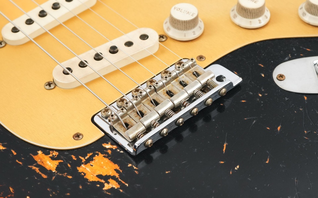 Fender Custom Shop 50's Stratocaster Black over Vintage Burst Heavy Relic-11.jpg