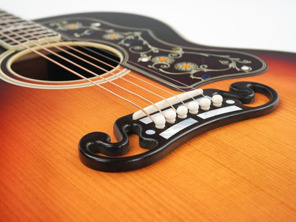 Gibson SJ200 Pre War Rosewood Vintage Sunburst 2024-10.jpg