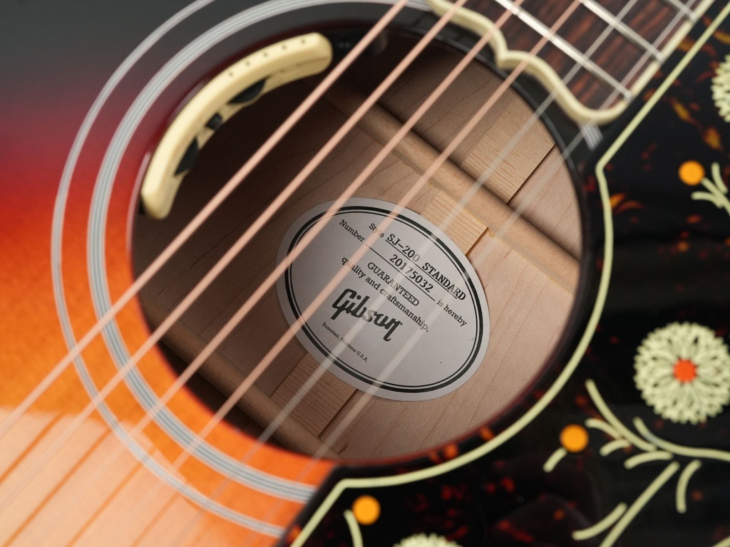 Gibson SJ200 Standard Maple Tri Burst-12.jpg