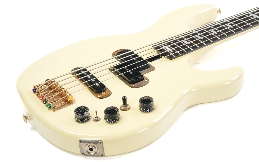 Yamaha BB5000 5-string Cream White 1987-11.jpg