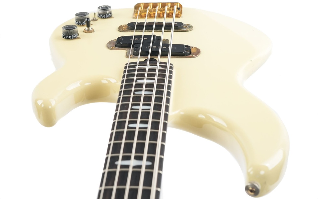Yamaha BB5000 5-string Cream White 1987-12.jpg