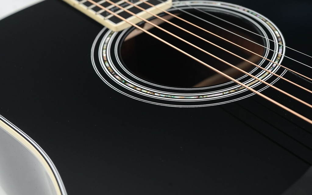 Martin D35 Johnny Cash Commemorative Edition-11.jpg