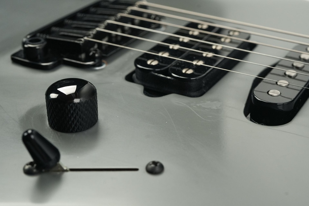 Suhr Moder Terra Mountain Grey LTD 2022.jpg