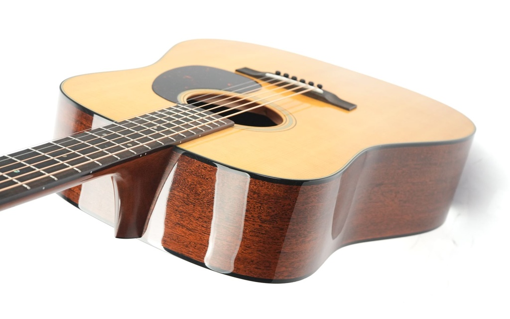 Martin D18 Standard Refresh 2025-8.jpg
