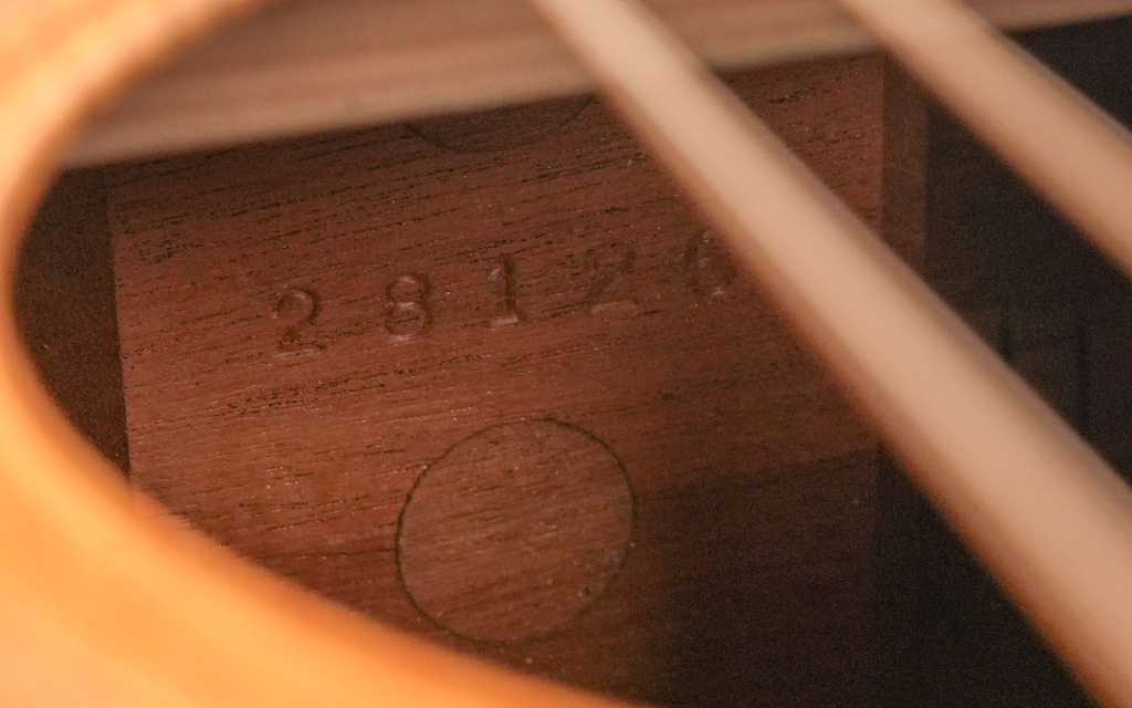 Collings D1AT Traditional Sunburst 2018-12.jpg