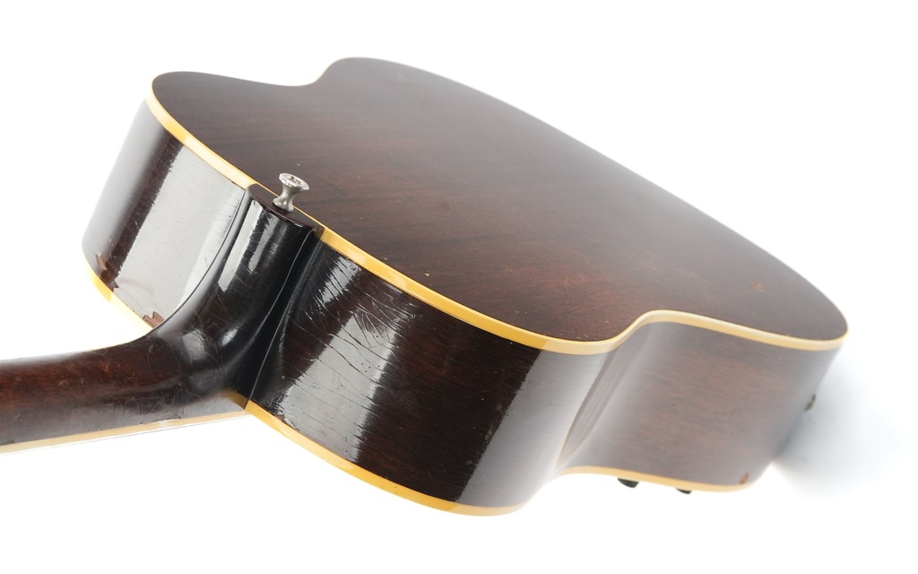 Gibson J160E Sunburst 1967-68-9.jpg