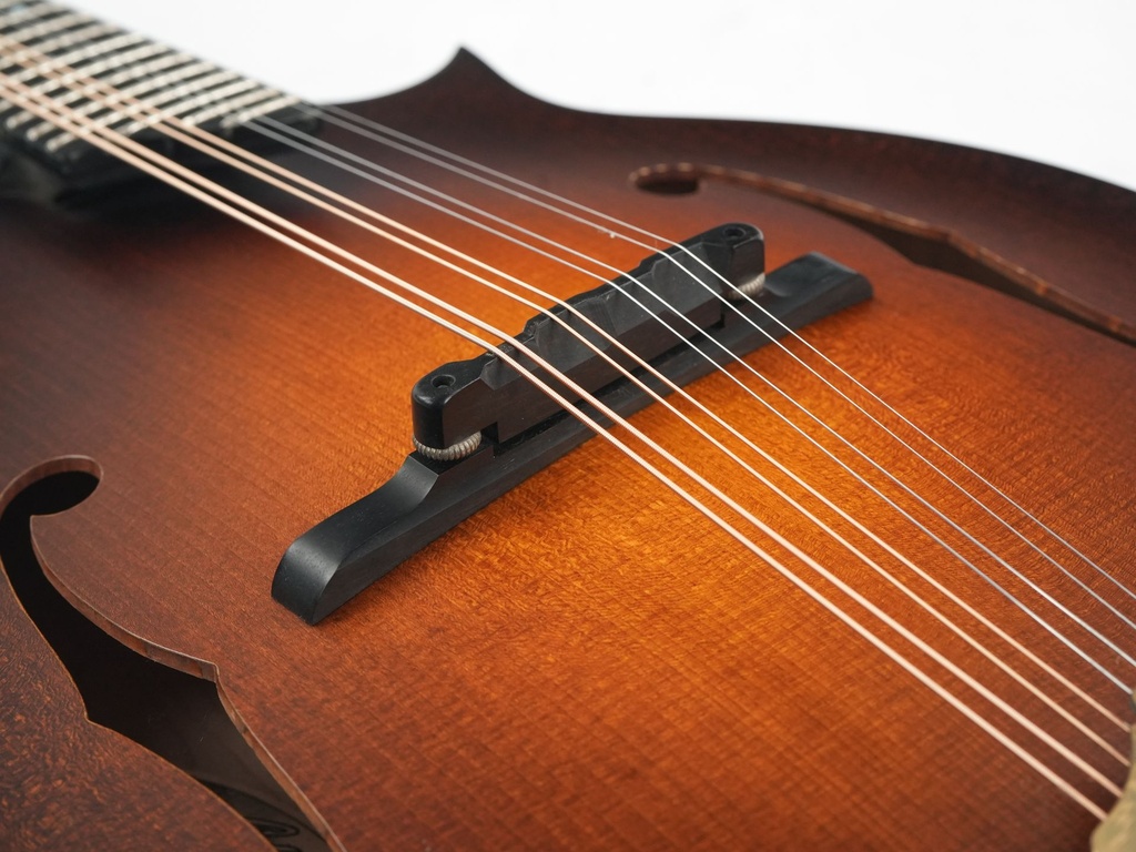 Collings MF Mandolin Sunburst 2005-11.jpg