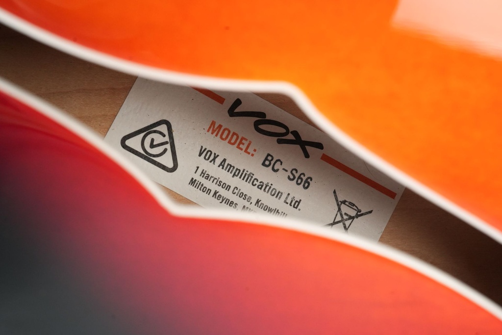 Vox Boxcat S66 Sunburst 2016-11.jpg
