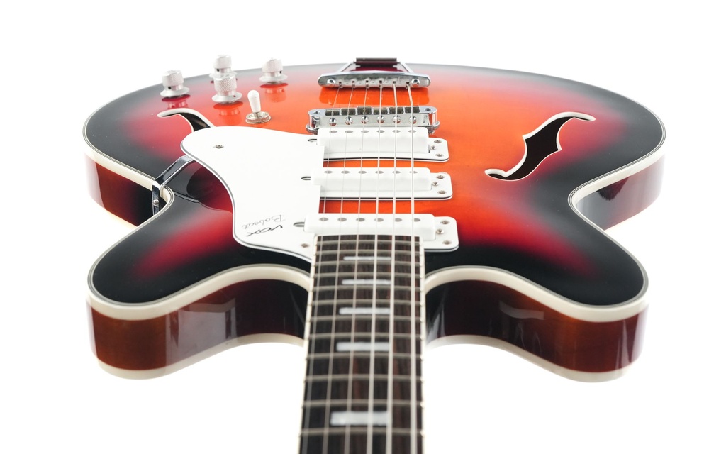 Vox Boxcat S66 Sunburst 2016-14.jpg