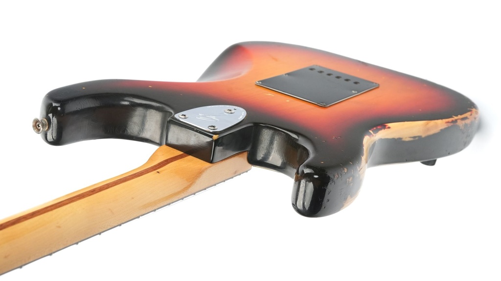 Fender Stratocaster Sunburst 1976-14.jpg