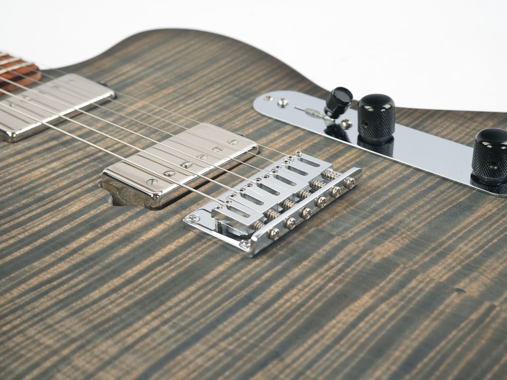 Haar Trad JM Black Burst Used-10.jpg