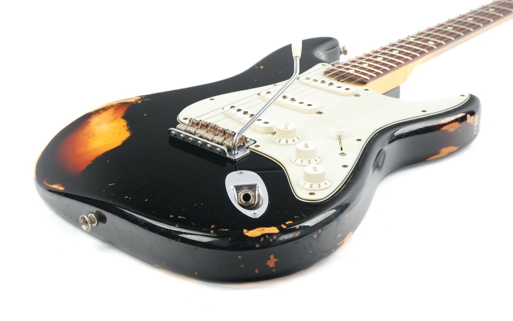 Fender Custom Shop 1960 Stratocaster Relic Black over Sunburst 2014-11.jpg
