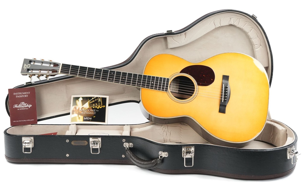 Santa Cruz 000 Custom Buttered Toast Rosewood Moon Spruce 2023.jpg