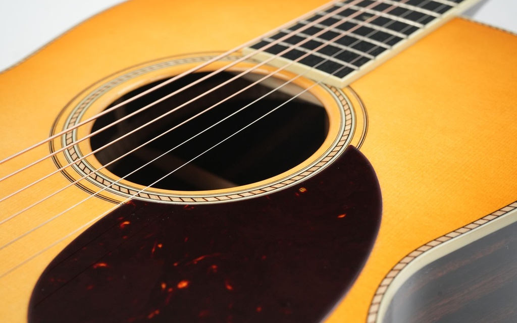 Santa Cruz 000 Custom Buttered Toast Rosewood Moon Spruce 2023-12.jpg