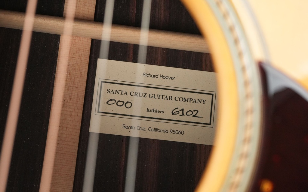 Santa Cruz 000 Custom Buttered Toast Rosewood Moon Spruce 2023-11.jpg