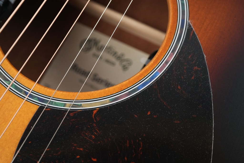 Martin OMC-10E Modern Burst-13.jpg