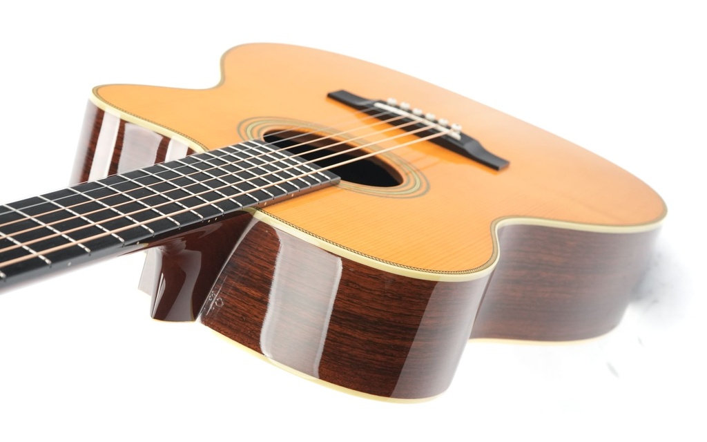 Martin OMC28 Laurence Juber 2004-8.jpg