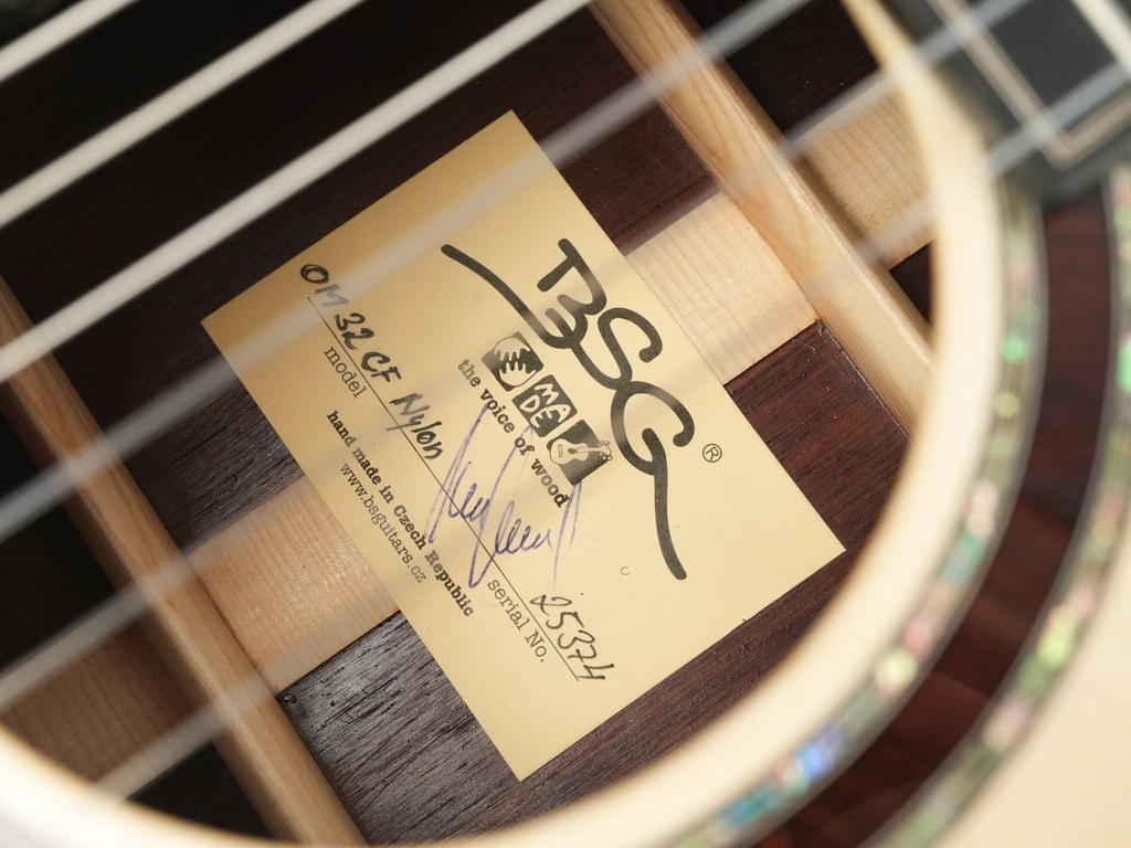 BSG OM32CF Nylon Spruce Madagascar Rosewood-11.jpg
