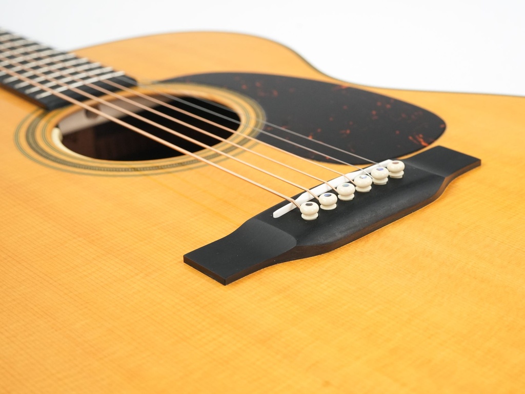 Martin 000-EC 30th Anniversary LR Baggs Anthem 2025-10.jpg