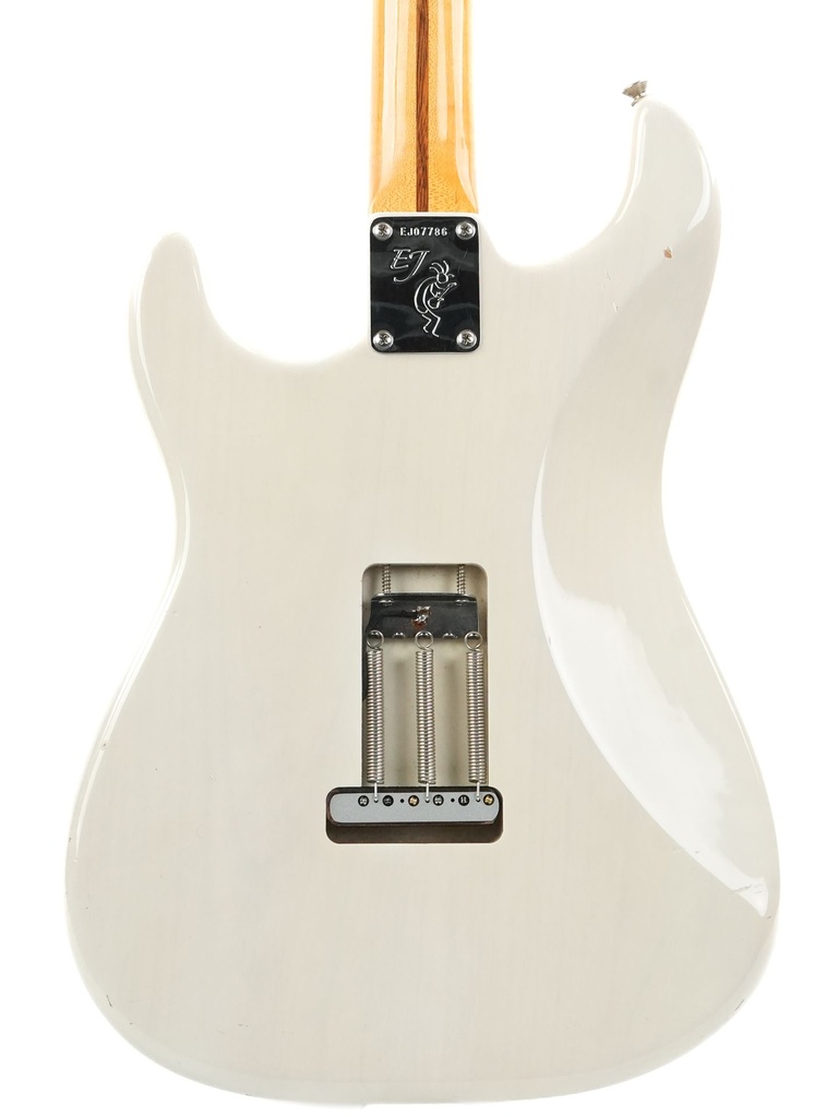 Fender Stratocaster Eric Johnson White Blonde 2006-7.jpg