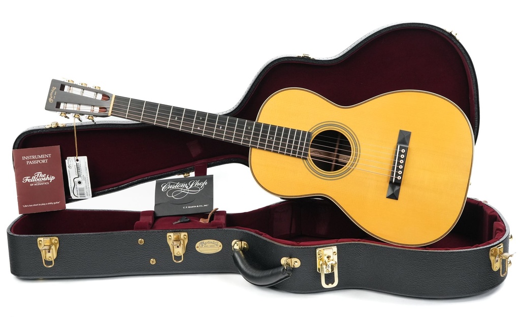 Martin Custom Shop 028VS Adirondack Rosewood 2021.jpg