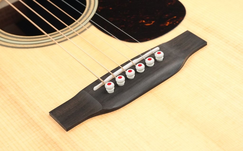 Martin 0028 Modern Deluxe-10.jpg