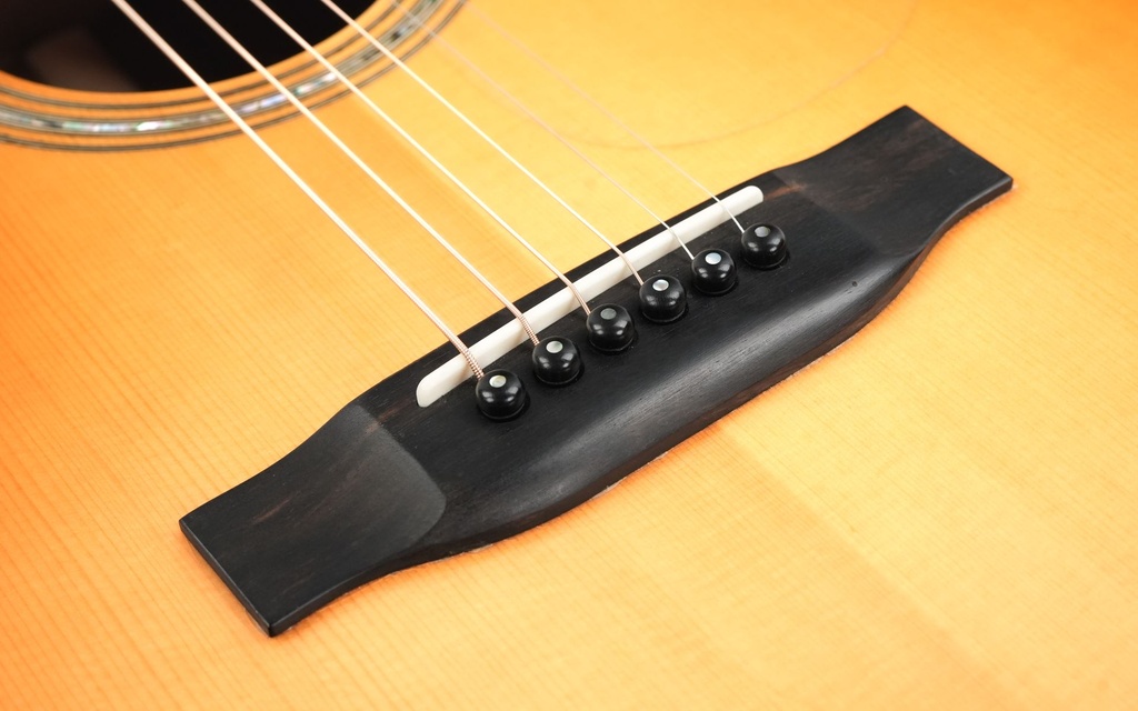 Rozawood RB57 OM Blues 2006-10.jpg