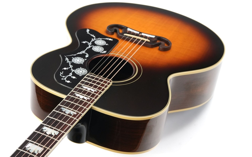 Gibson SJ200 Rosewood 1995-8.jpg