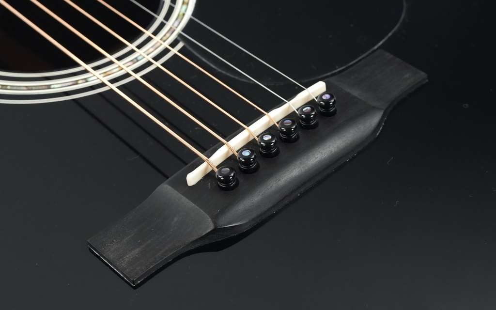 Martin D35 Johnny Cash Commemorative Edition 2017-10.jpg