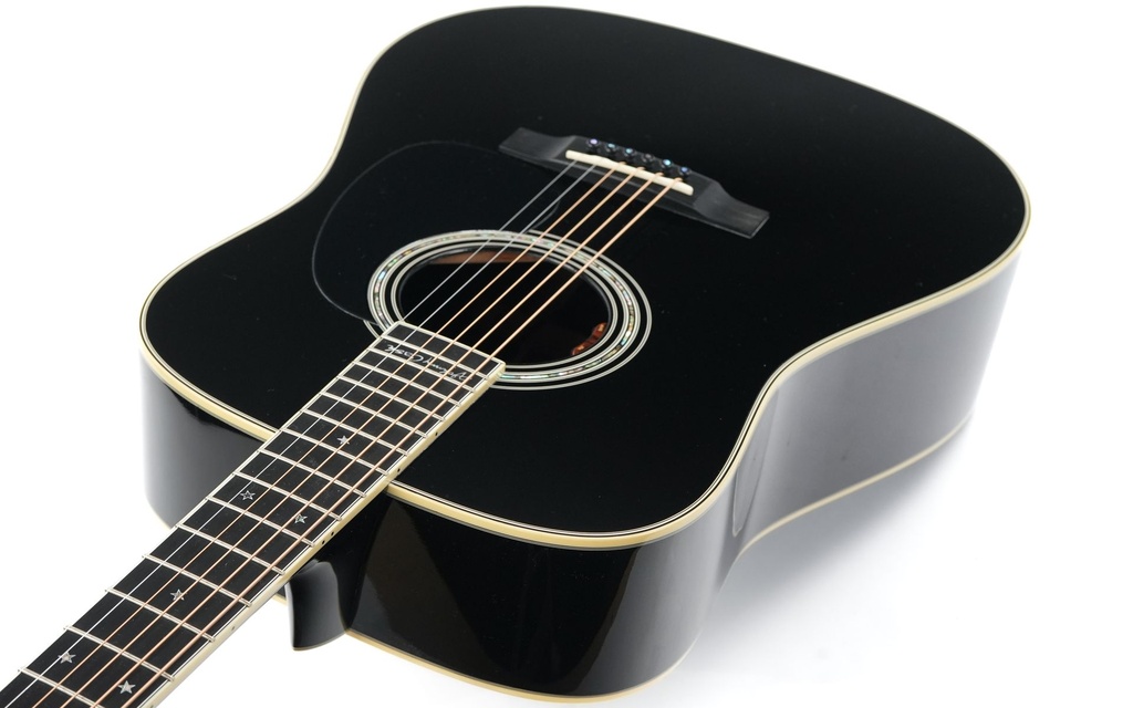Martin D35 Johnny Cash Commemorative Edition 2017-8.jpg
