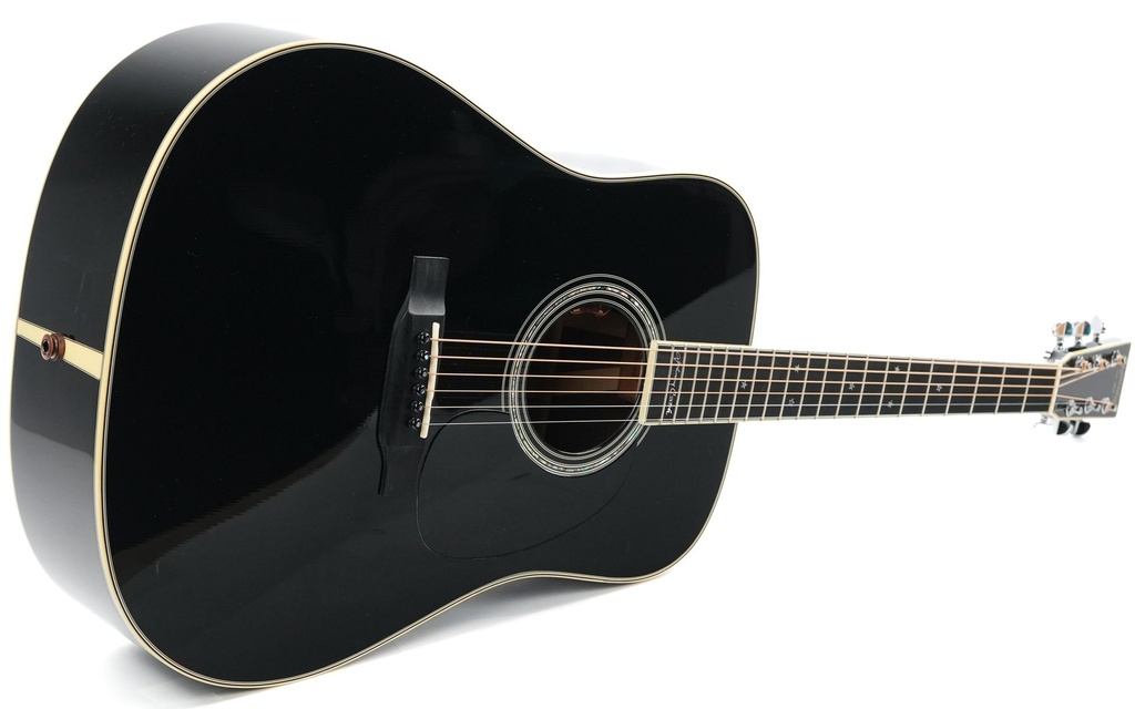 Martin D35 Johnny Cash Commemorative Edition 2017-12.jpg