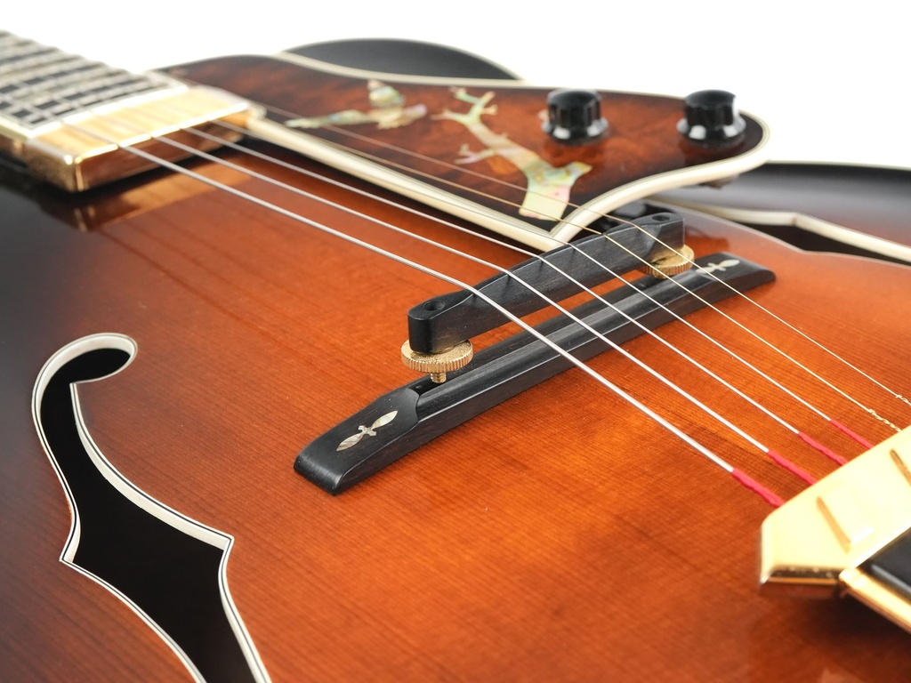 Gibson Kalamazoo Award Sunburst 1979-10.jpg