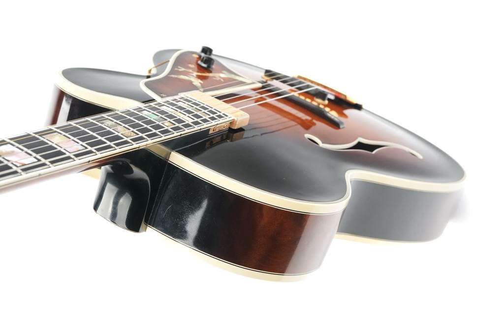 Gibson Kalamazoo Award Sunburst 1979-8.jpg