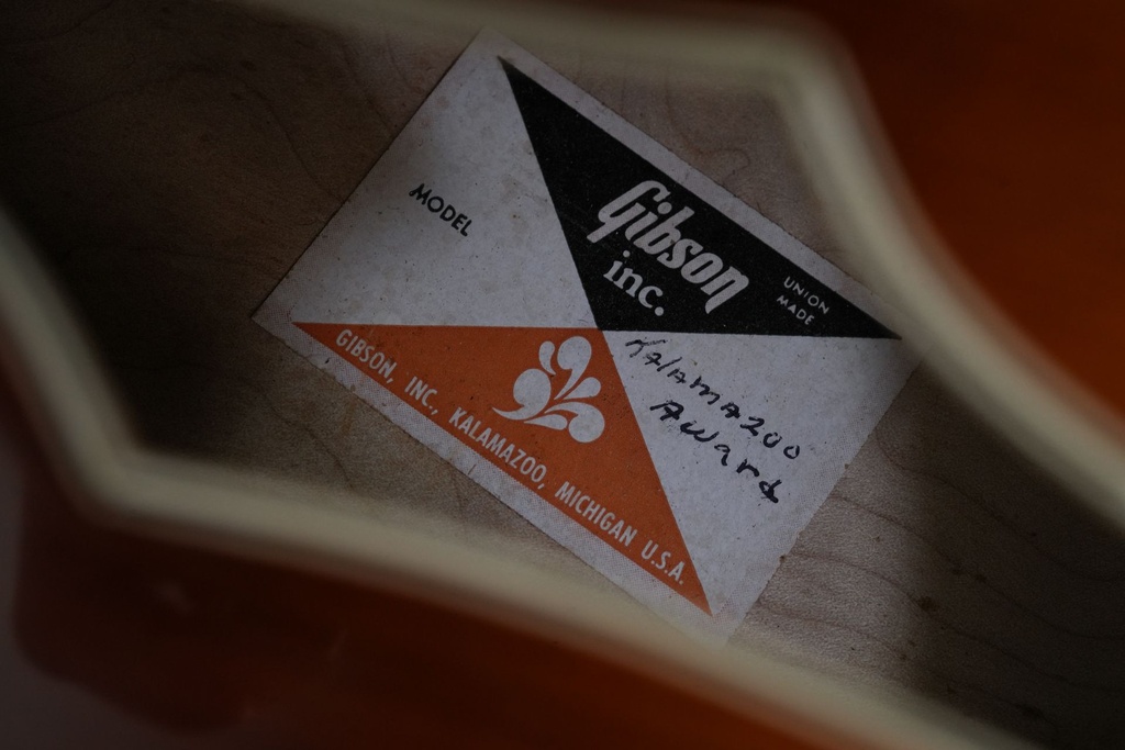 Gibson Kalamazoo Award Sunburst 1979-14.jpg