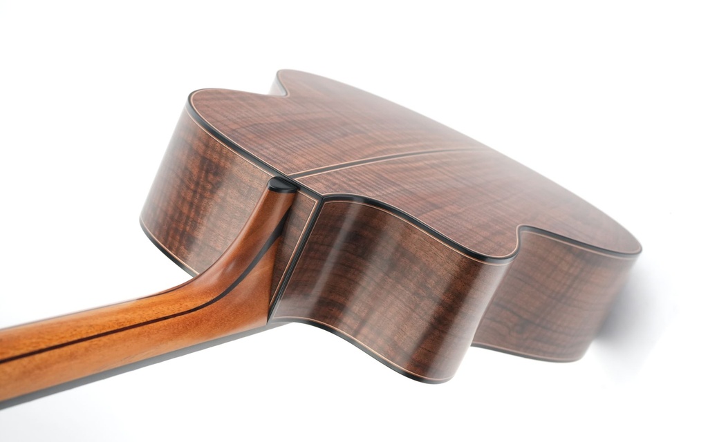 Lowden F50C Walnut Alpine Spruce-10.jpg