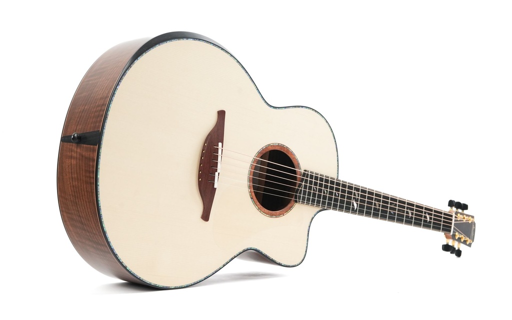 Lowden F50C Walnut Alpine Spruce-13.jpg