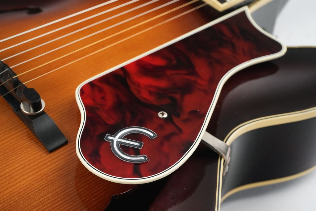 Epiphone Triumph Regent 1953-11.jpg