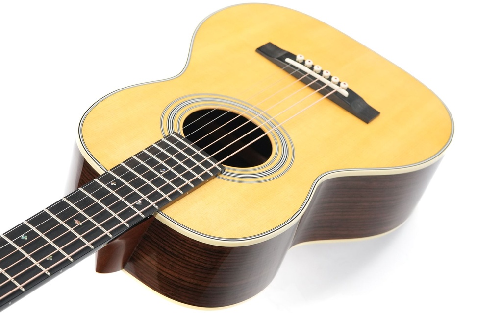 Martin Custom Shop 5-28 Spruce Rosewood 2024-7.jpg