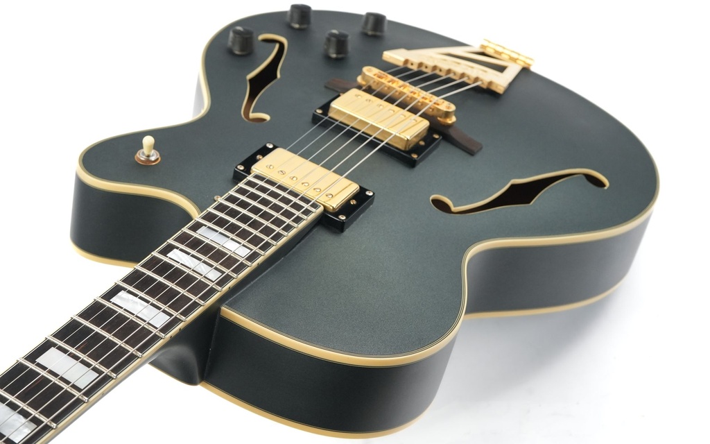 D'Angelico Deluxe DH Black 2017-8.jpg