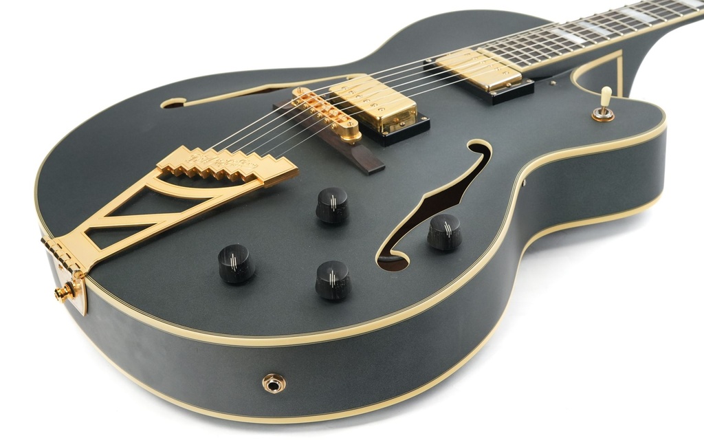 D'Angelico Deluxe DH Black 2017-12.jpg