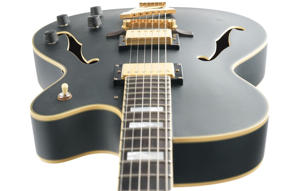 D'Angelico Deluxe DH Black 2017-13.jpg