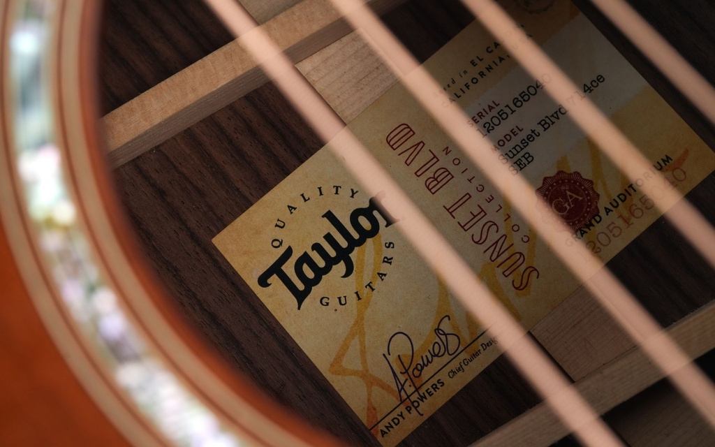 Taylor 714CE Sunset Boulevard Shaded Edge Burst 2025-10.jpg