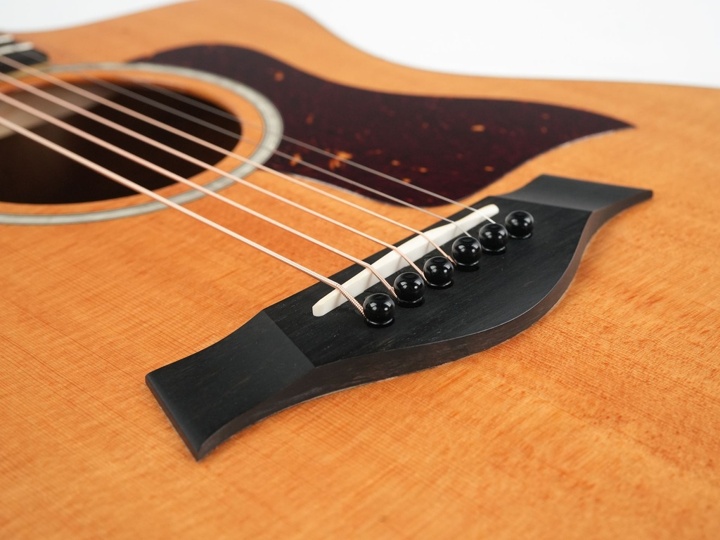 Taylor 214ce K DLX Koa Sitka Spruce 2019-10.jpg