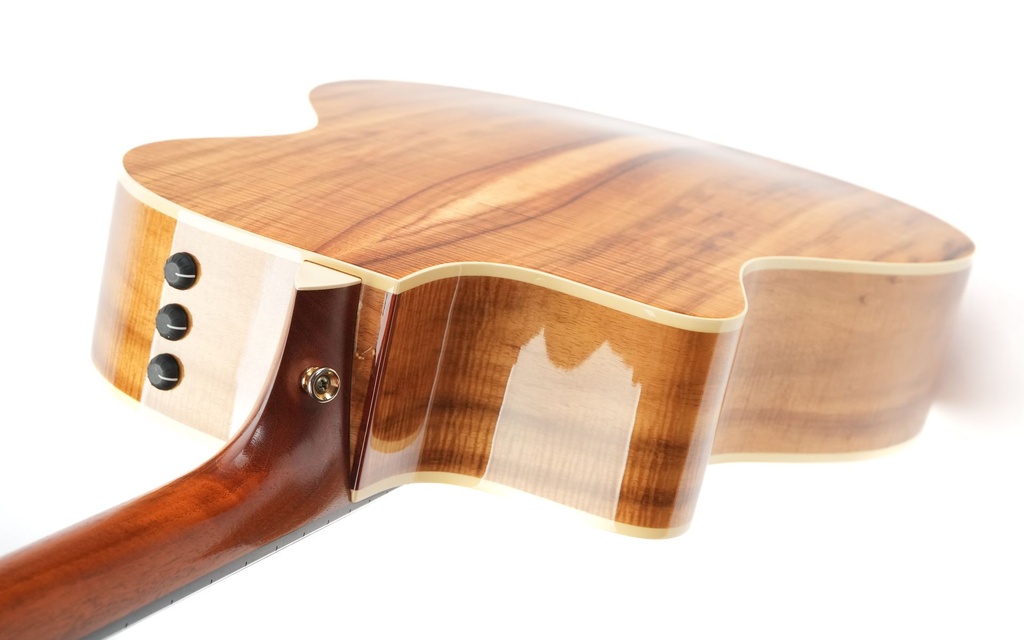 Taylor 214ce K DLX Koa Sitka Spruce 2019-9.jpg