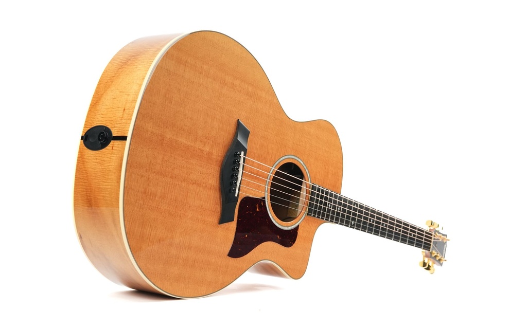 Taylor 214ce K DLX Koa Sitka Spruce 2019-13.jpg