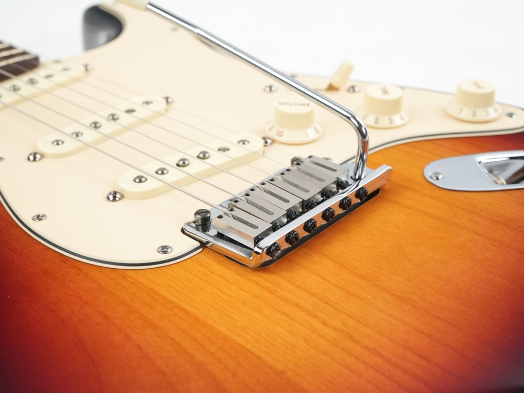 Fender 60th Anniversary American Stratocaster 2006-11.jpg