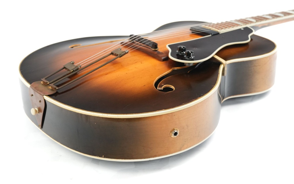 Epiphone Deluxe 1946-12.jpg