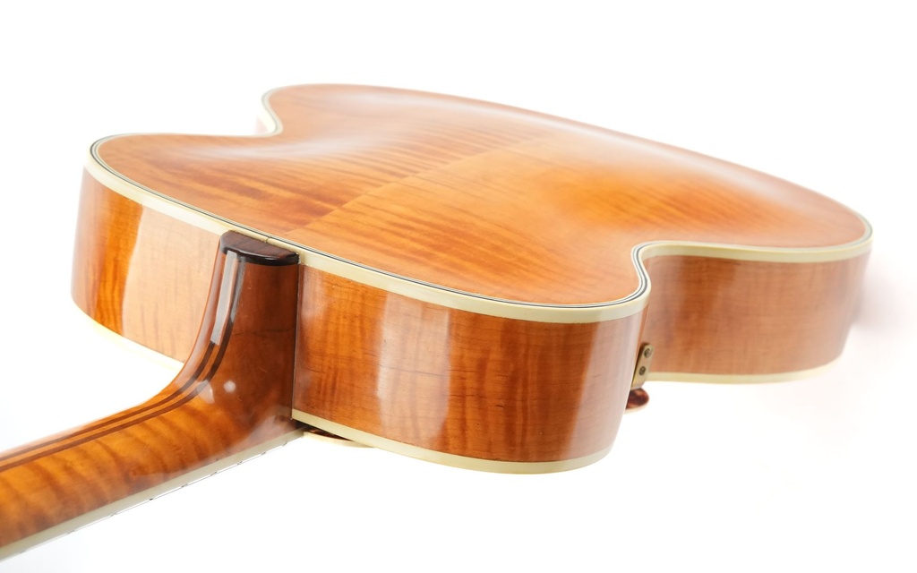 Epiphone Deluxe 1938-9.jpg