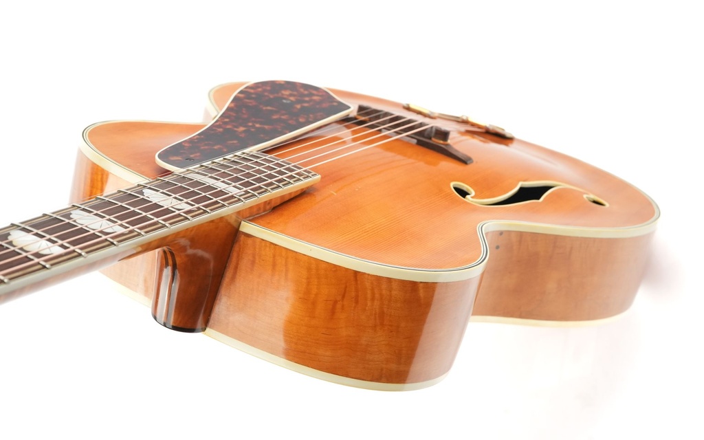 Epiphone Deluxe 1938-8.jpg